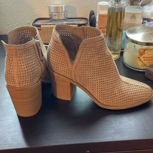 DV Booties